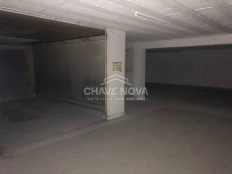 Armazém  Venda em Telões,Amarante