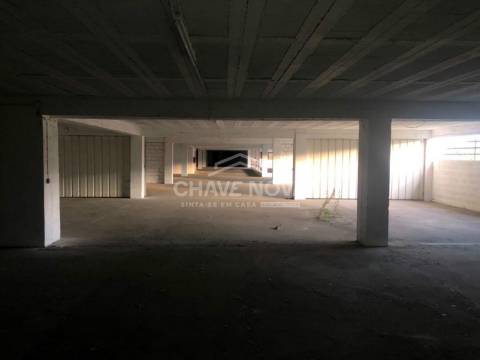 Armazém  Venda em Telões,Amarante