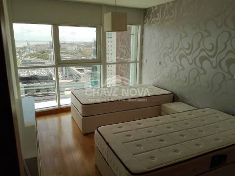 Apartamento T3 DUPLEX Venda em Parque das Nações,Lisboa