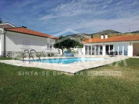 Quinta T4 Venda em Lamas de Orelhão,Mirandela