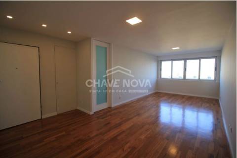 Apartamento T3 Venda em Ramalde,Porto