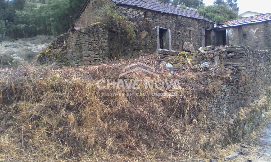 Terreno para construção de moradia em zona residencial consolidada, Gandra