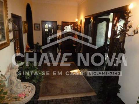 Moradia Isolada T6 Venda em Oliveira do Douro,Vila Nova de Gaia