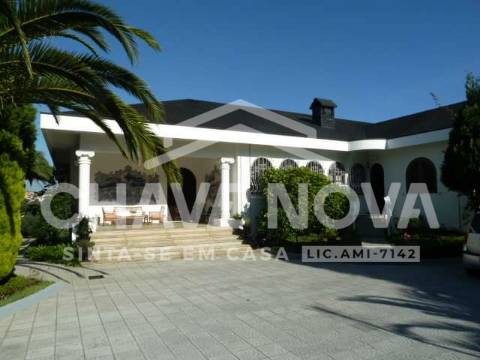 Moradia Isolada T6 Venda em Oliveira do Douro,Vila Nova de Gaia