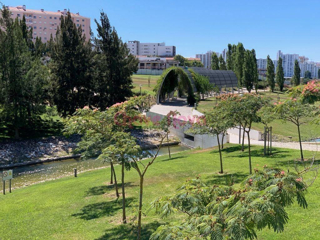 Apartamento T2 Venda em Lumiar,Lisboa