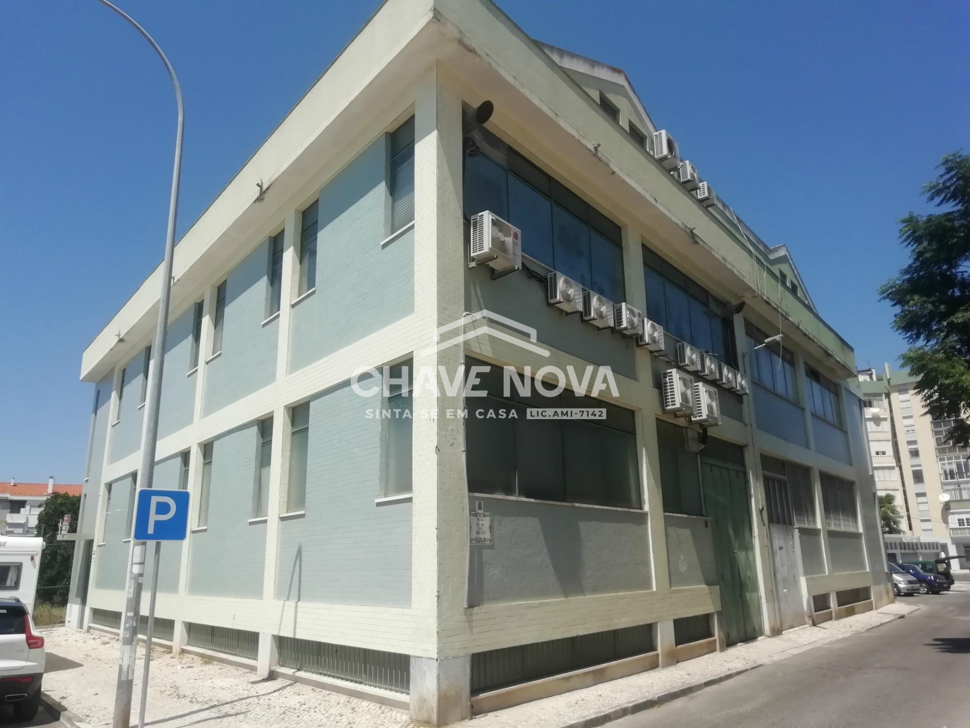 Armazém  Venda em Falagueira-Venda Nova,Amadora