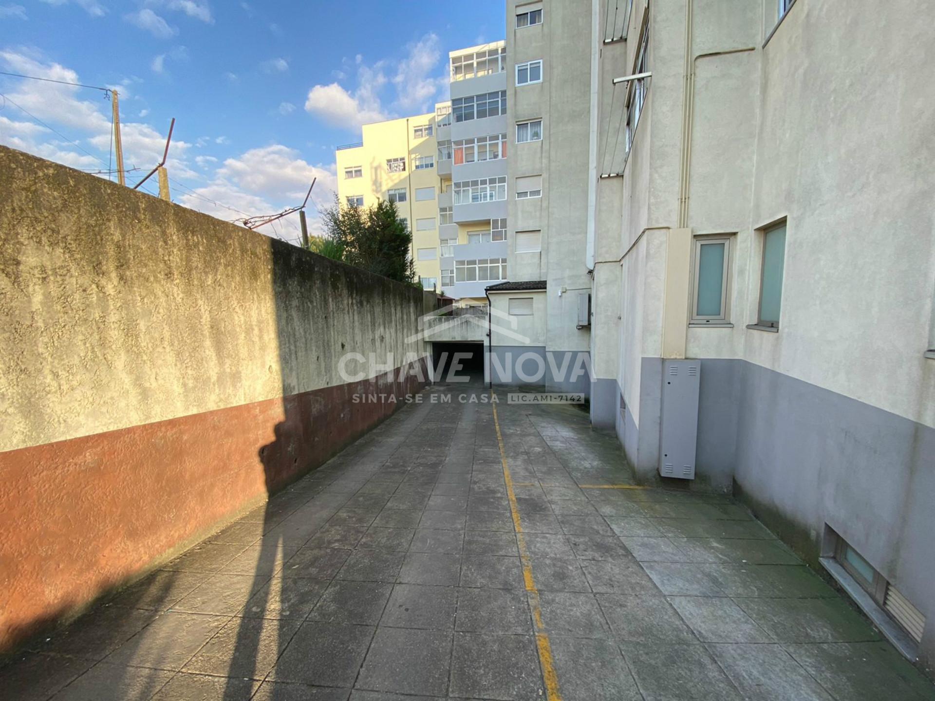 Garagem  Venda em Oliveira do Douro,Vila Nova de Gaia