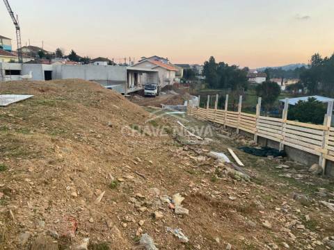 Terreno Para Construção T4 Venda em Fânzeres e São Pedro da Cova,Gondomar