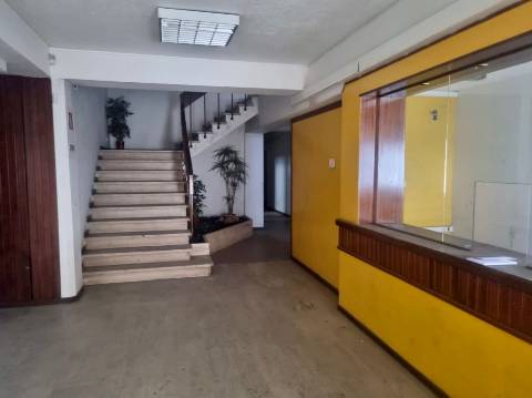 Armazém  Venda em Falagueira-Venda Nova,Amadora