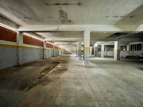 Armazém  Venda em Falagueira-Venda Nova,Amadora