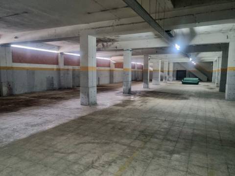 Armazém  Venda em Falagueira-Venda Nova,Amadora