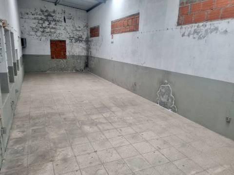 Armazém  Venda em Falagueira-Venda Nova,Amadora