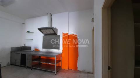 Loja  Venda em Vilar de Andorinho,Vila Nova de Gaia