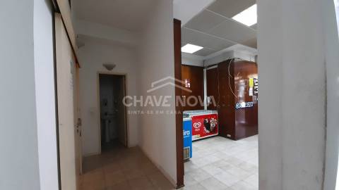 Loja  Venda em Vilar de Andorinho,Vila Nova de Gaia