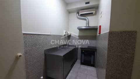 Loja  Venda em Vilar de Andorinho,Vila Nova de Gaia