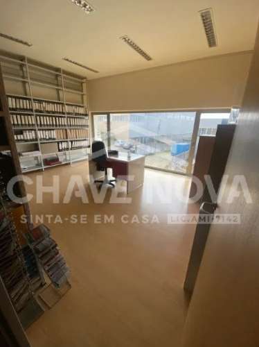 Armazém  Venda em Bougado (São Martinho e Santiago),Trofa