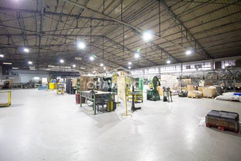 Armazém  Venda em Bougado (São Martinho e Santiago),Trofa