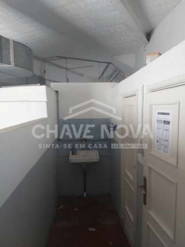 Armazém  Venda em Oliveira do Douro,Vila Nova de Gaia