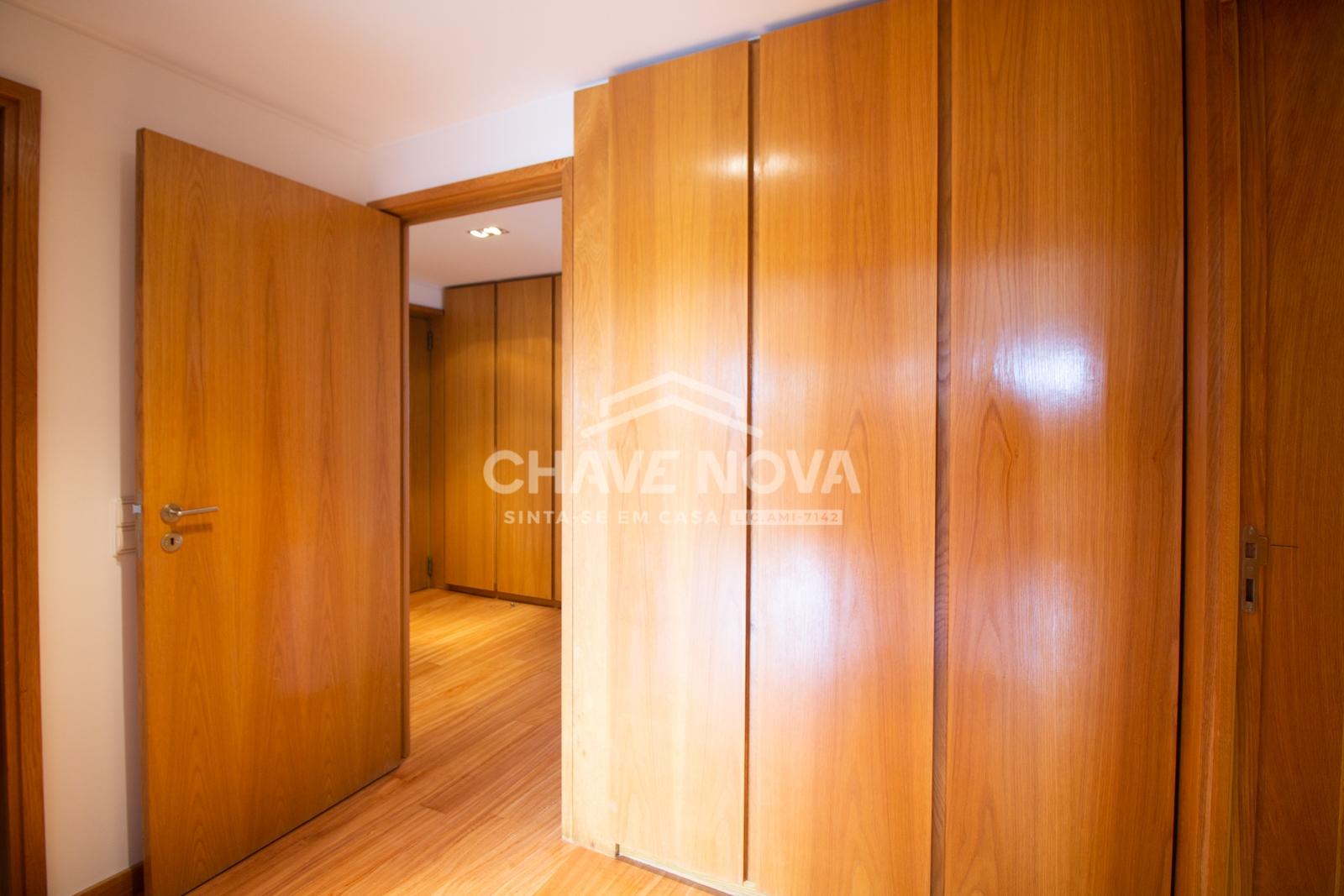 Apartamento T2 Arrendamento em Aldoar, Foz do Douro e Nevogilde,Porto