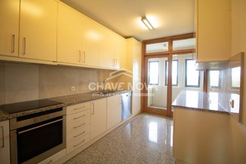 Apartamento T2 Arrendamento em Aldoar, Foz do Douro e Nevogilde,Porto