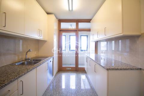 Apartamento T2 Arrendamento em Aldoar, Foz do Douro e Nevogilde,Porto