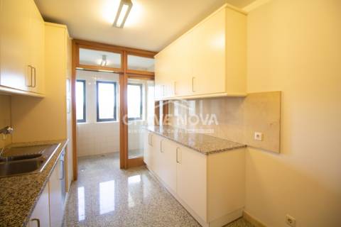 Apartamento T2 Arrendamento em Aldoar, Foz do Douro e Nevogilde,Porto