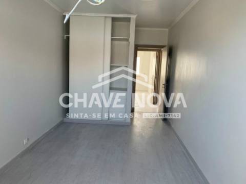 Apartamento T2 Venda em Massamá e Monte Abraão,Sintra