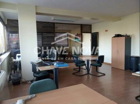 Loja  Venda em Ramalde,Porto