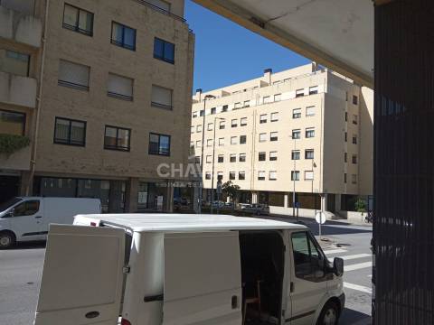 Loja  Venda em Ramalde,Porto