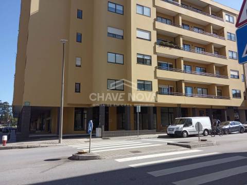 Loja  Venda em Ramalde,Porto