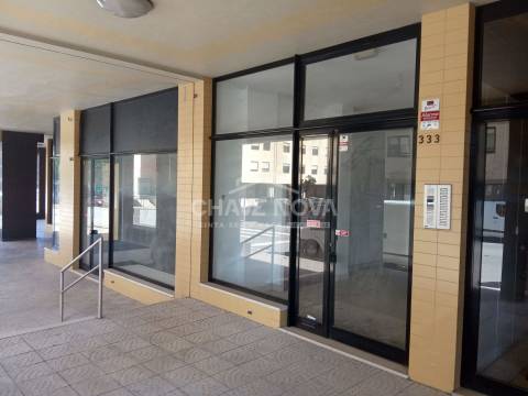 Loja  Venda em Ramalde,Porto