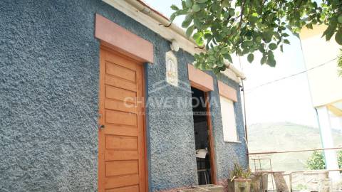 Moradia Devoluta T3 Venda em Nogueira e Ermida,Vila Real