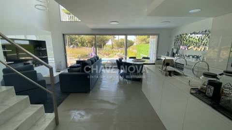 Moradia Geminada T3 Venda em Quarteira,Loulé