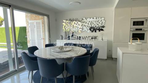 Moradia Geminada T3 Venda em Quarteira,Loulé