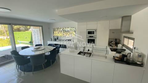 Moradia Geminada T3 Venda em Quarteira,Loulé