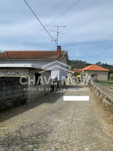 Moradia T3 Venda em Santar e Moreira,Nelas