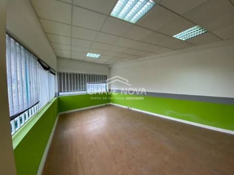 Armazém  Venda em Matosinhos e Leça da Palmeira,Matosinhos