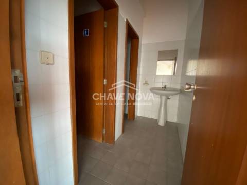 Armazém  Venda em Matosinhos e Leça da Palmeira,Matosinhos