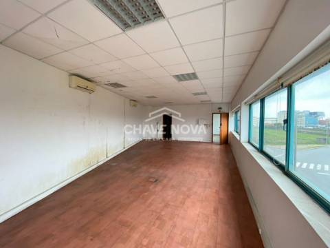 Armazém  Venda em Matosinhos e Leça da Palmeira,Matosinhos