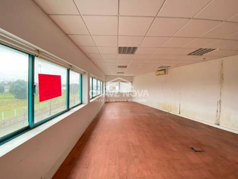 Armazém  Venda em Matosinhos e Leça da Palmeira,Matosinhos