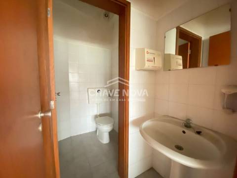 Armazém  Venda em Matosinhos e Leça da Palmeira,Matosinhos