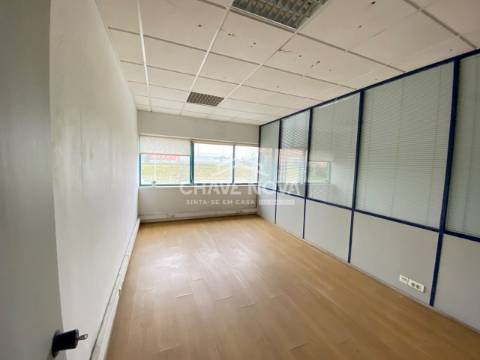 Armazém  Venda em Matosinhos e Leça da Palmeira,Matosinhos