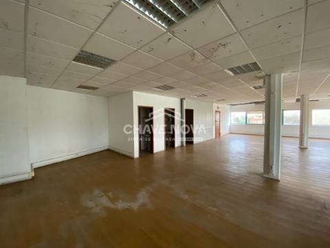 Armazém  Venda em Matosinhos e Leça da Palmeira,Matosinhos