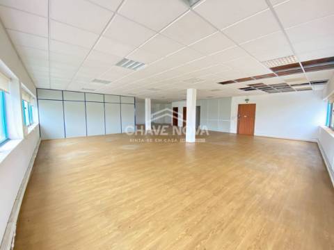 Armazém  Venda em Matosinhos e Leça da Palmeira,Matosinhos