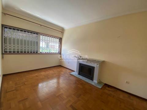 Moradia Geminada T4 Venda em Lordelo do Ouro e Massarelos,Porto