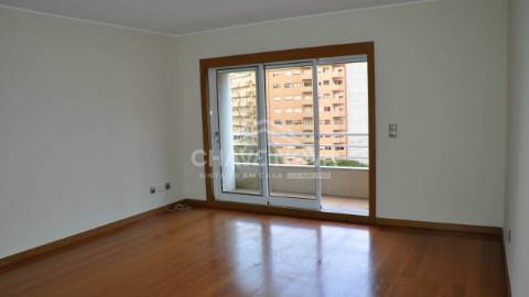 Apartamento T3 Venda em Matosinhos e Leça da Palmeira,Matosinhos