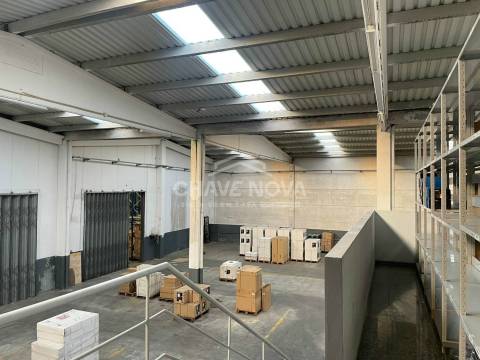 Armazém  Venda em Alfena,Valongo