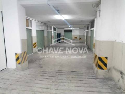 Armazém  Venda em Gondomar (São Cosme), Valbom e Jovim,Gondomar