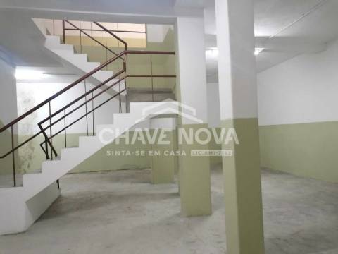 Armazém  Venda em Gondomar (São Cosme), Valbom e Jovim,Gondomar