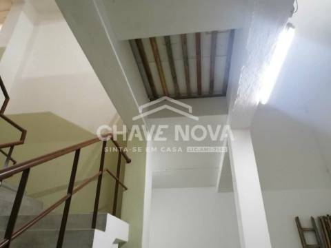 Armazém  Venda em Gondomar (São Cosme), Valbom e Jovim,Gondomar